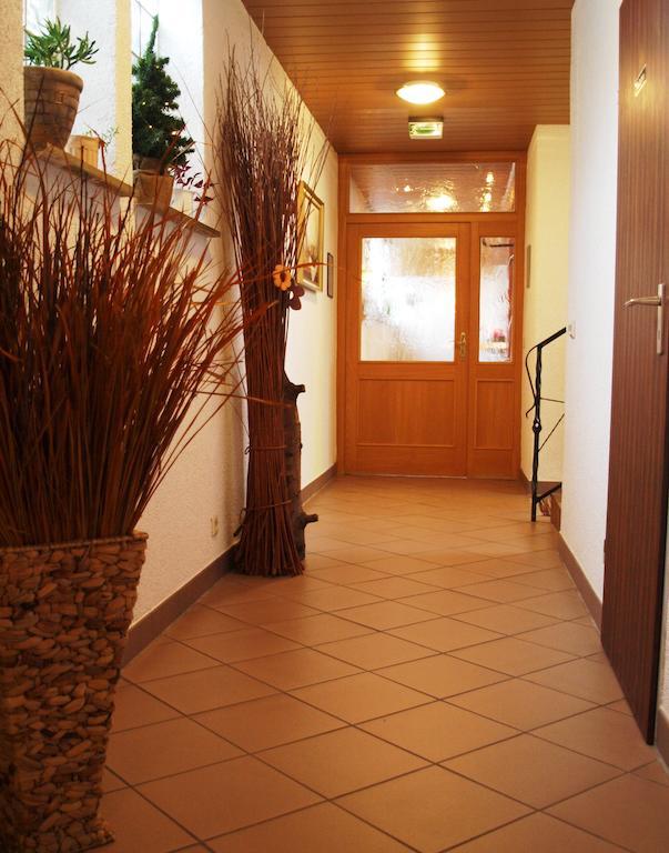 Hotel Garni Pension Ruth Mutterstadt Exterior photo