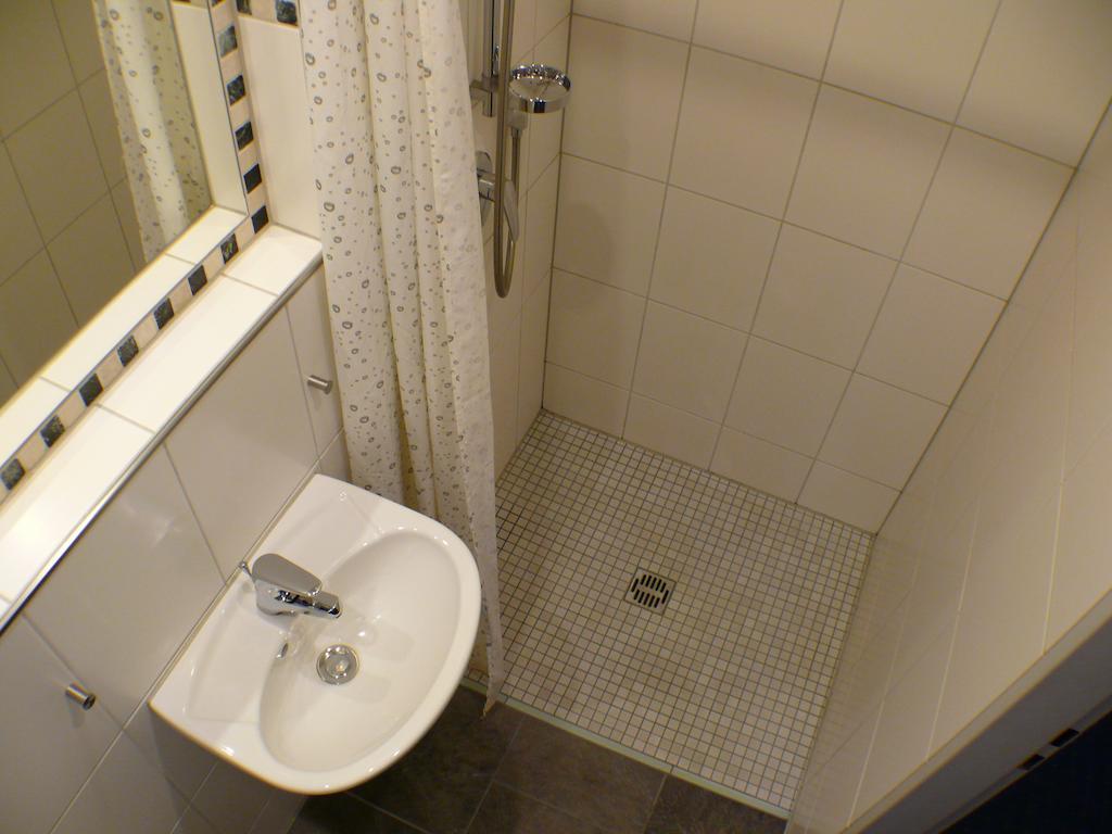 Hotel Garni Pension Ruth Mutterstadt Room photo